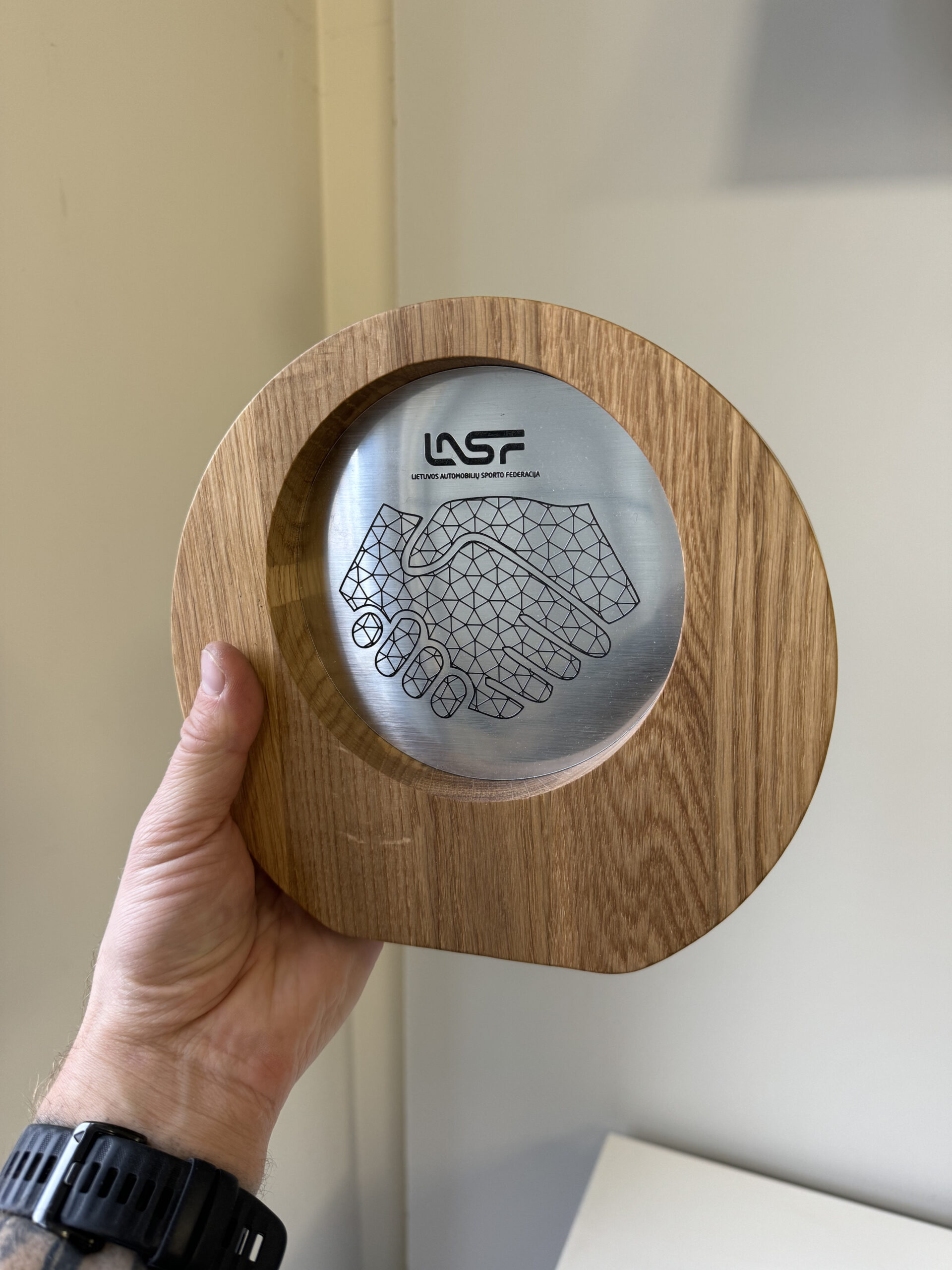 20231124_120457463_iOS