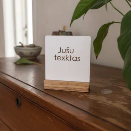 personalizuotas-medinis-zenklas-su-graviravimu